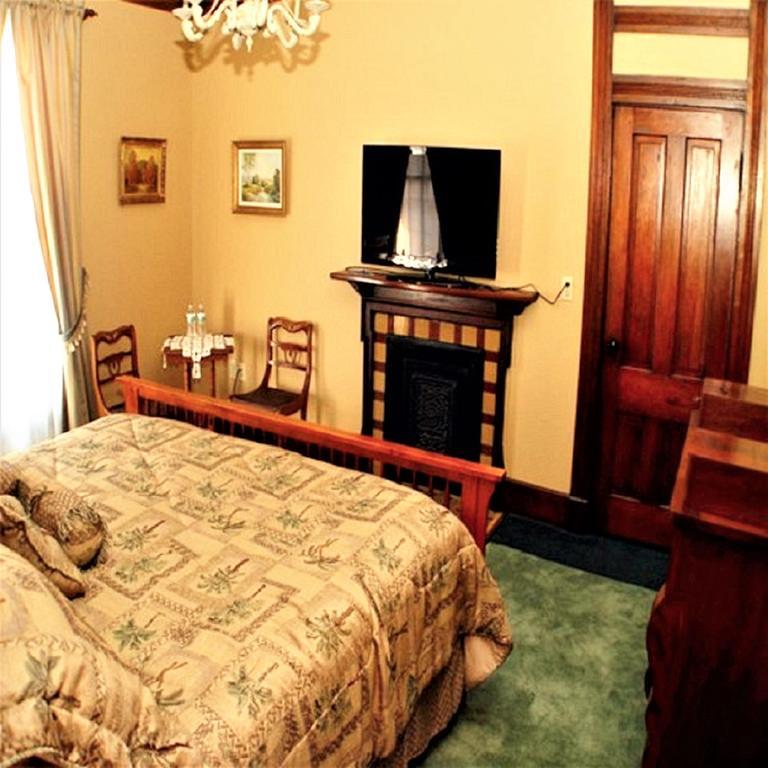 Herrold On Hill Bed And Breakfast Wabash Exterior photo